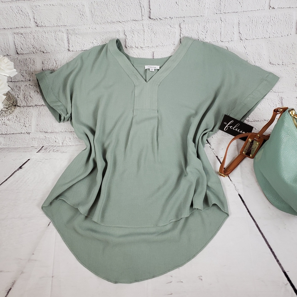 NWT Mittoshop green top